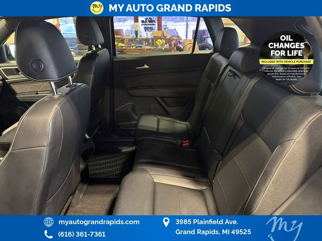 Used 2022 Volkswagen Atlas Cross Sport SE image 34