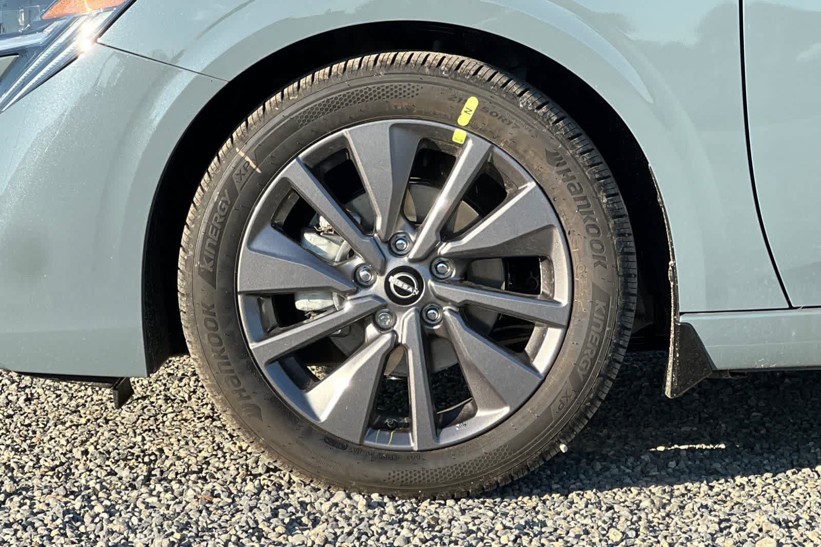 Used 2026 Nissan Sentra SL w/ Floor Mat Package FWD image 14