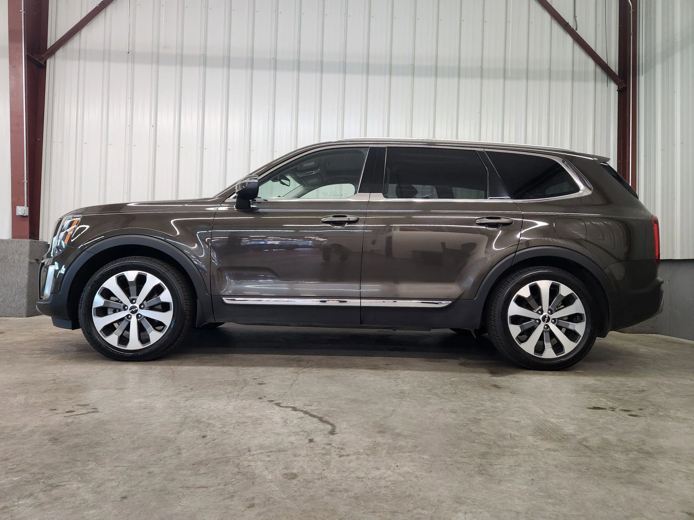 Used 2022 Kia Telluride EX w/ EX Premium Package image 11