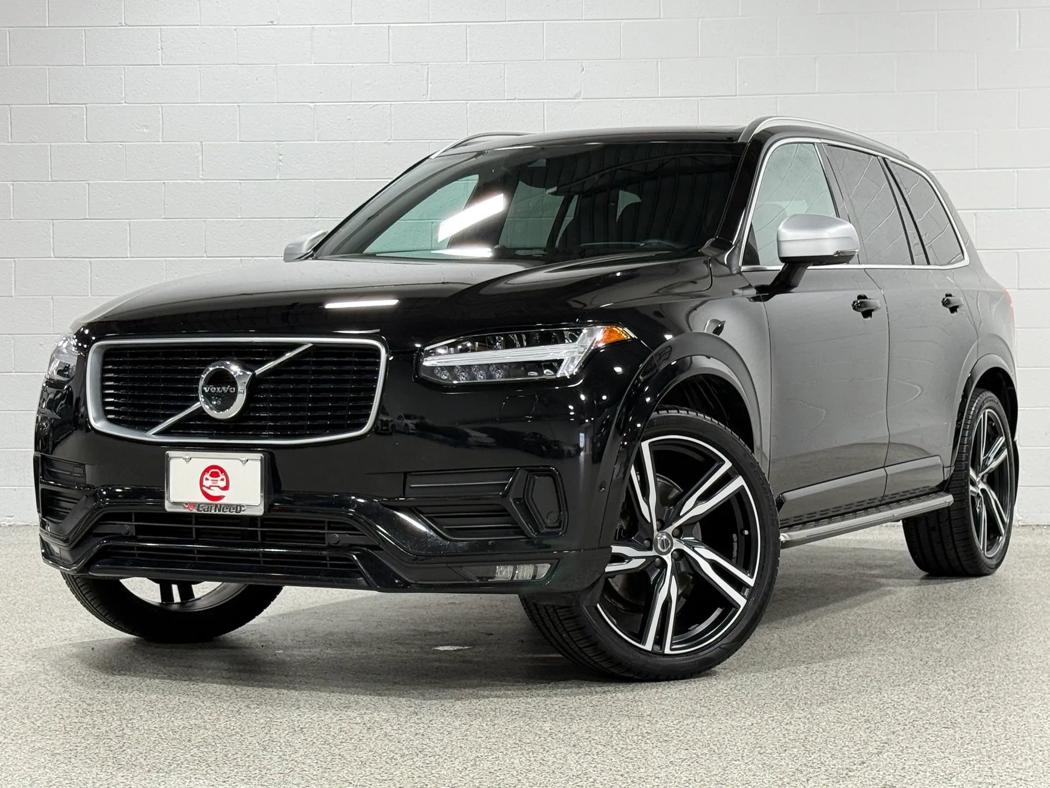 Used 2017 Volvo XC90 T6 R-Design w/ Vision Package AWD/4WD image 2