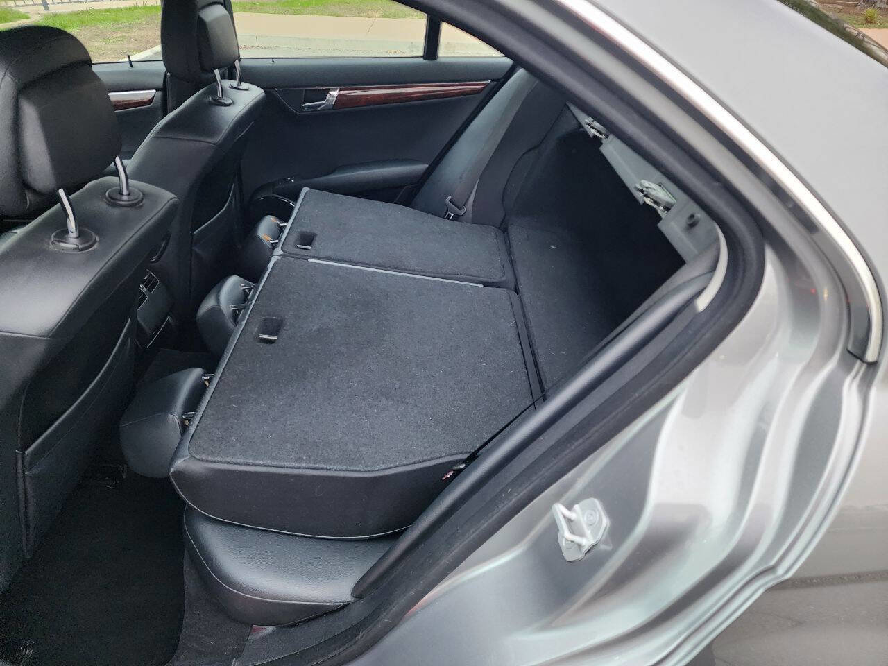 Used 2008 Mercedes-Benz C 300 Sedan image 23