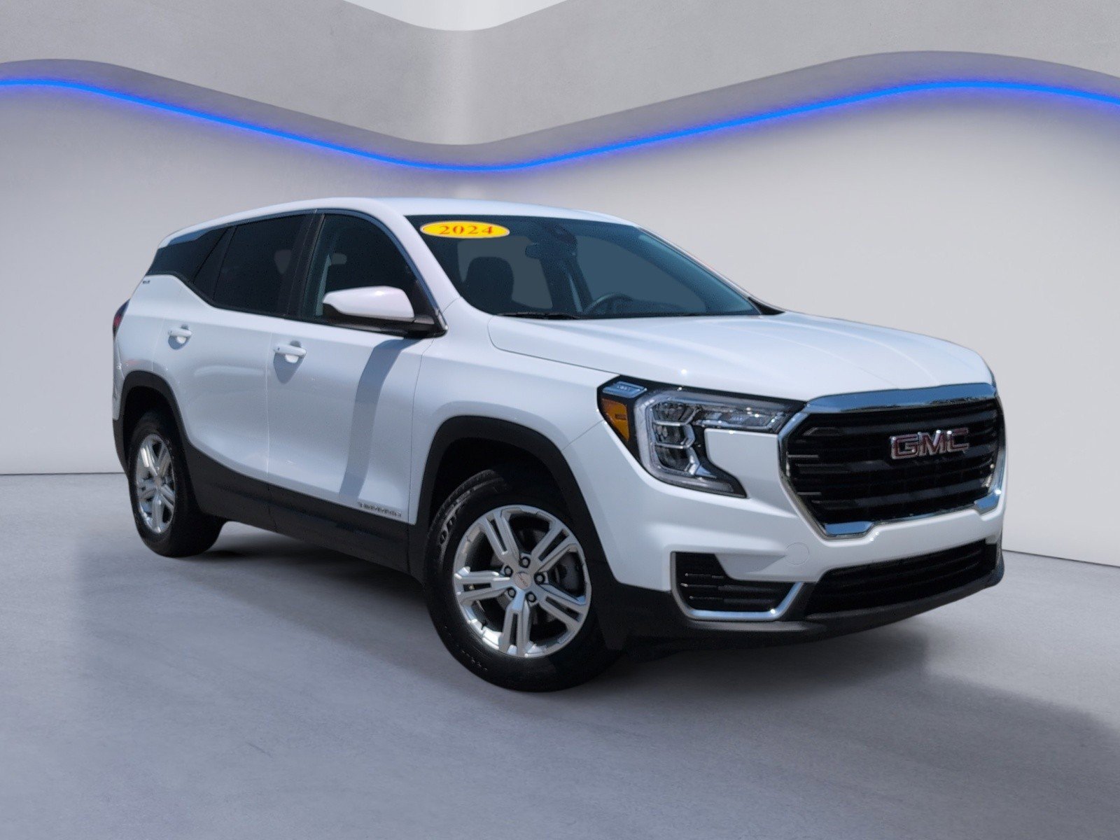 Used 2024 GMC Terrain SLE FWD image 1
