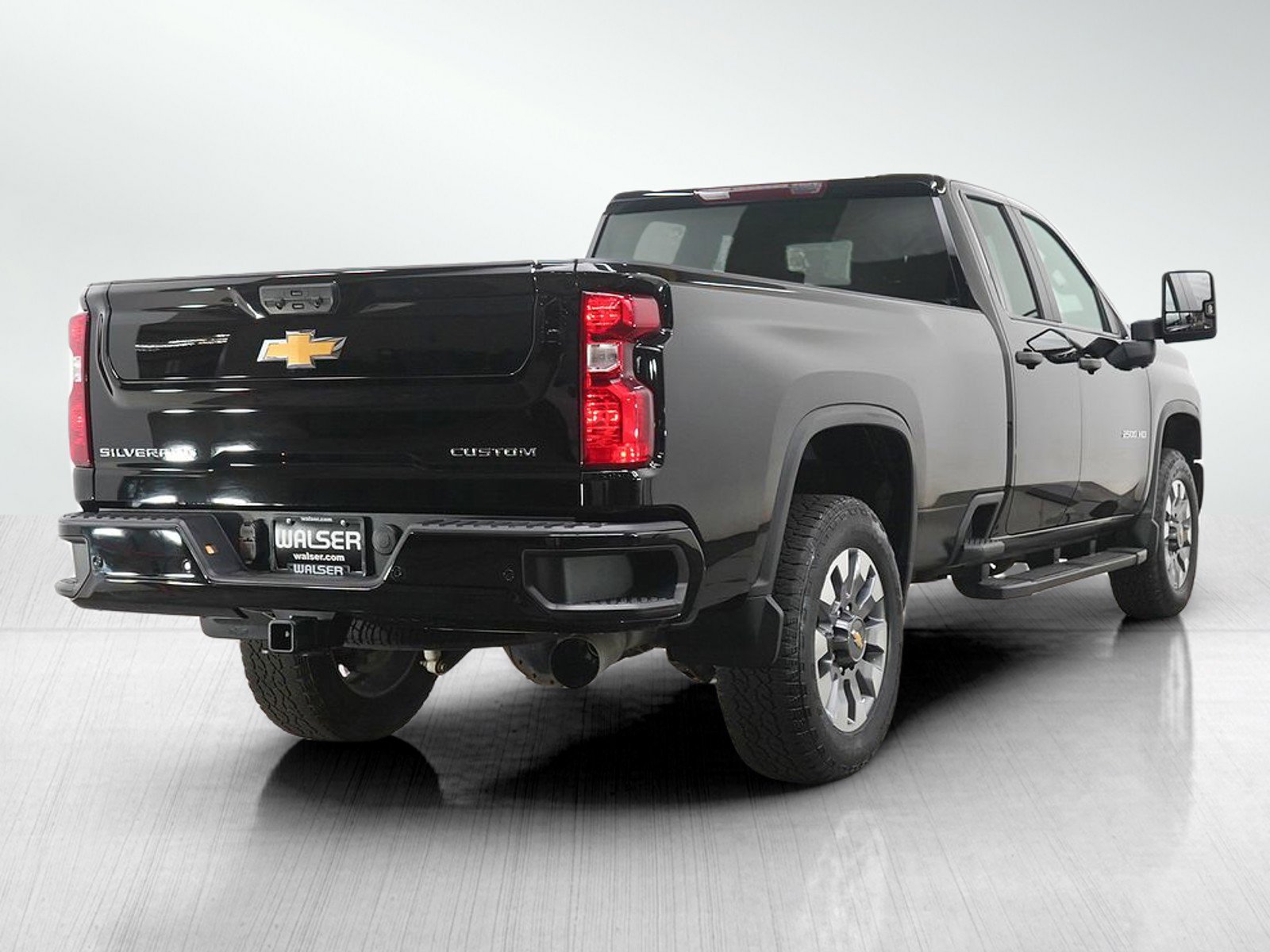 Used 2024 Chevrolet Silverado 2500 Custom w/ Custom Value Package AWD/4WD image 5