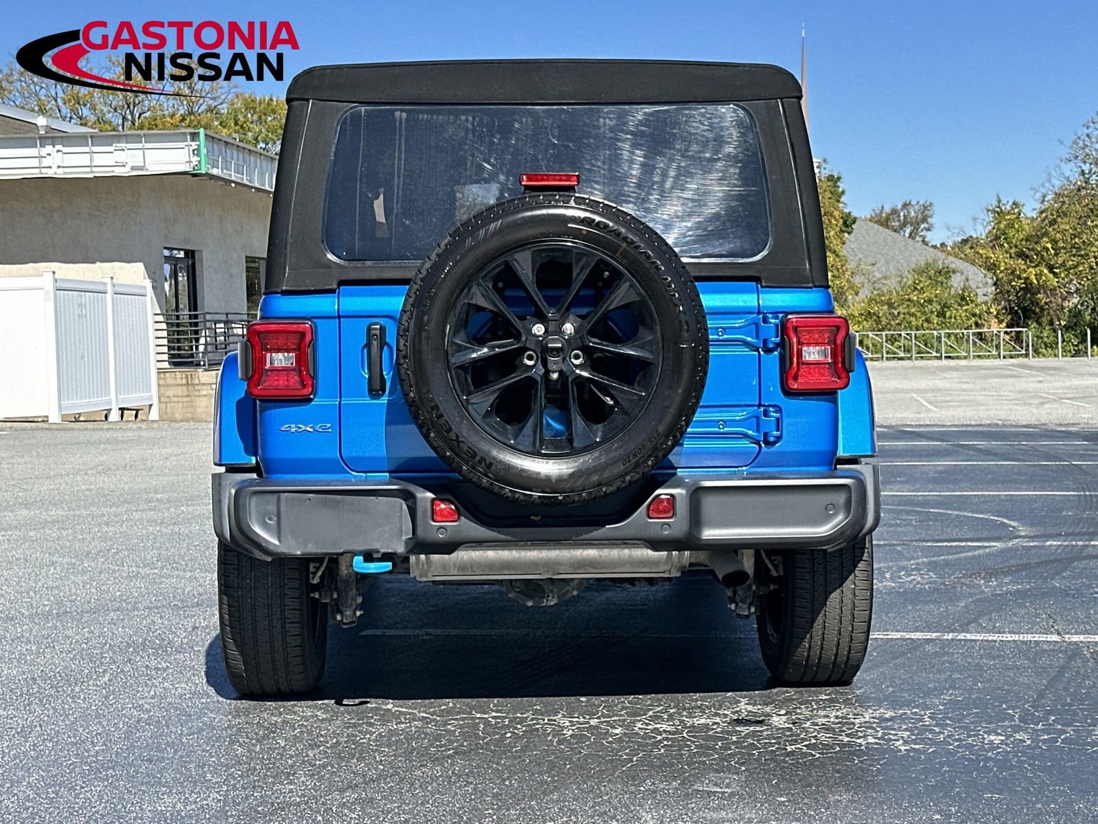 Used 2024 Jeep Wrangler Unlimited Sahara w/ Technology Group image 33