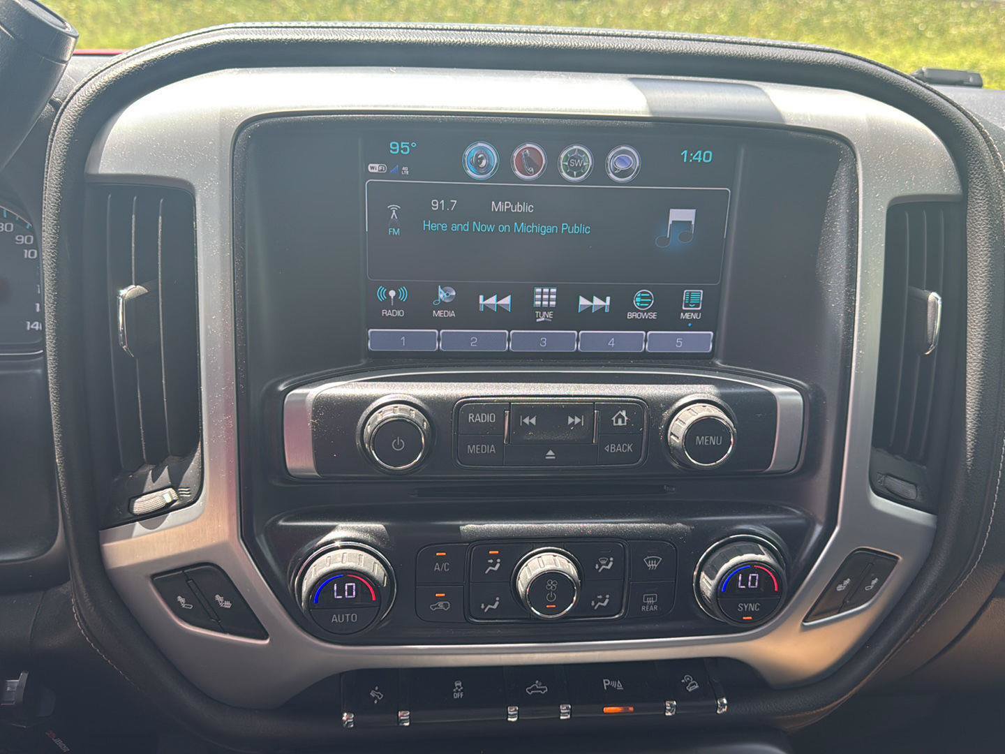 Used 2018 GMC Sierra 1500 SLT w/ SLT Premium Package AWD/4WD image 13