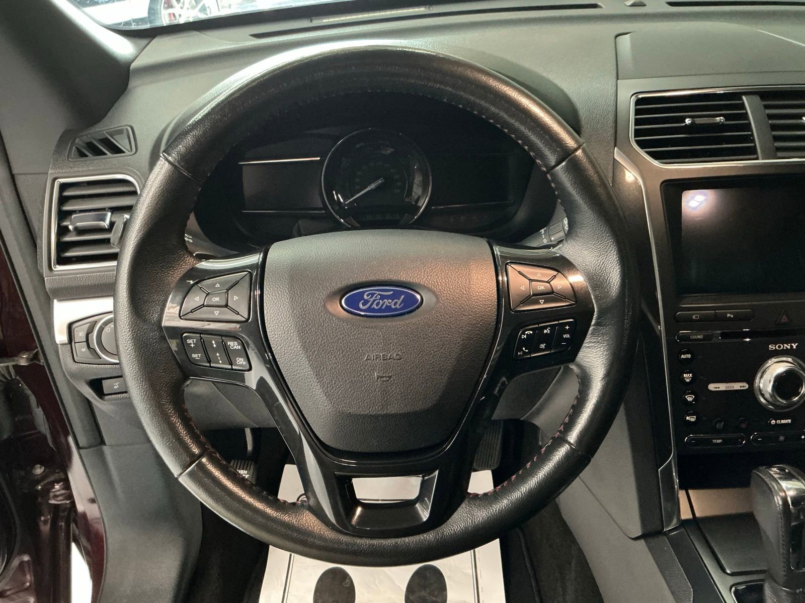 Used 2018 Ford Explorer Sport w/ Equipment Group 401A image 25
