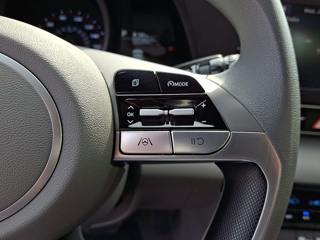 Used 2023 Hyundai Elantra SEL FWD image 21