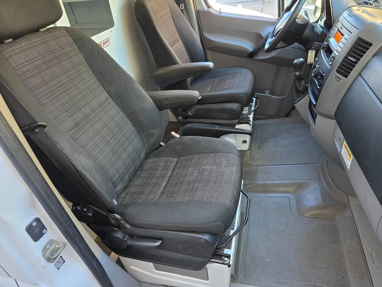 Used 2016 Mercedes-Benz Sprinter 2500 image 23