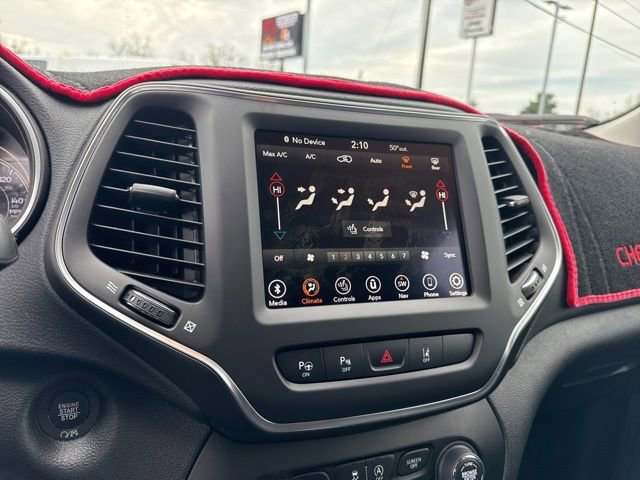 Used 2023 Jeep Cherokee Altitude Lux image 27