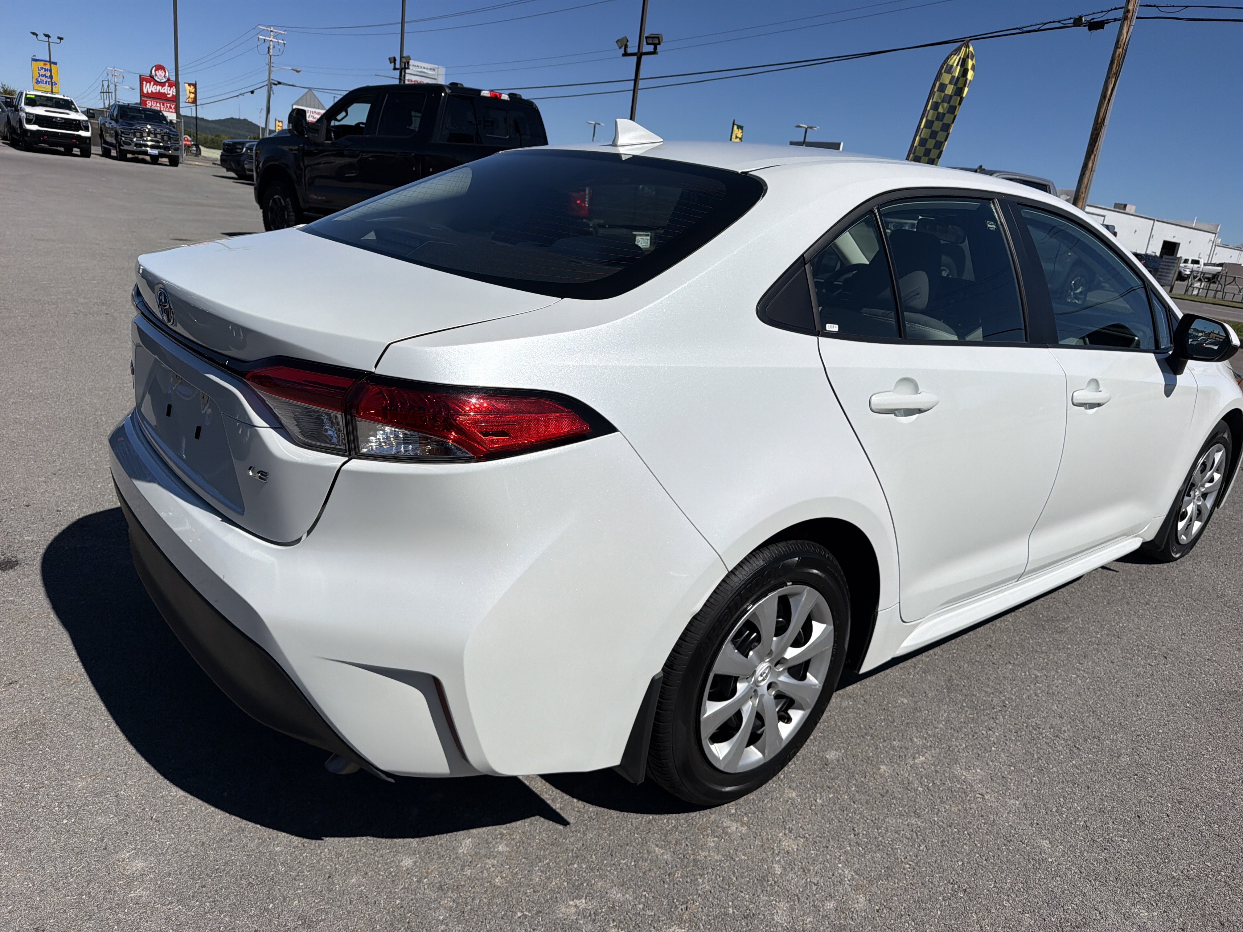 Used 2025 Toyota Corolla LE FWD image 6