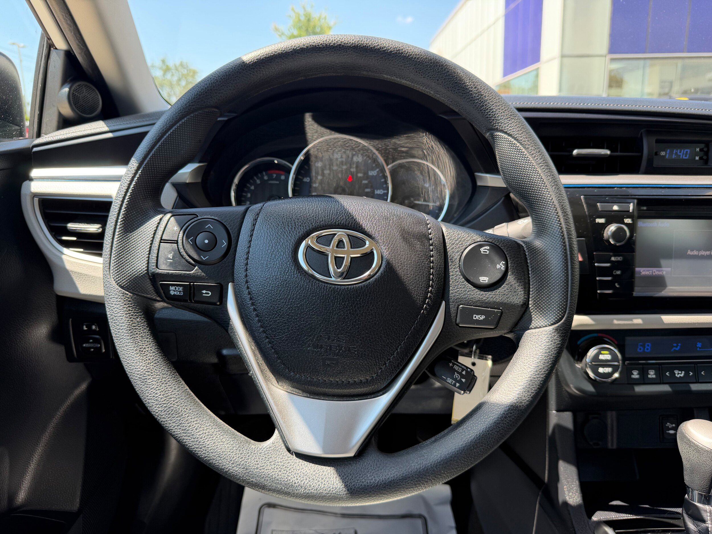 Used 2016 Toyota Corolla LE FWD image 14