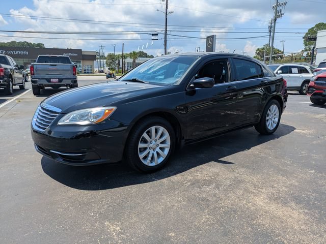 Used 2013 Chrysler 200 Touring w/ Cold Weather Group FWD image 9