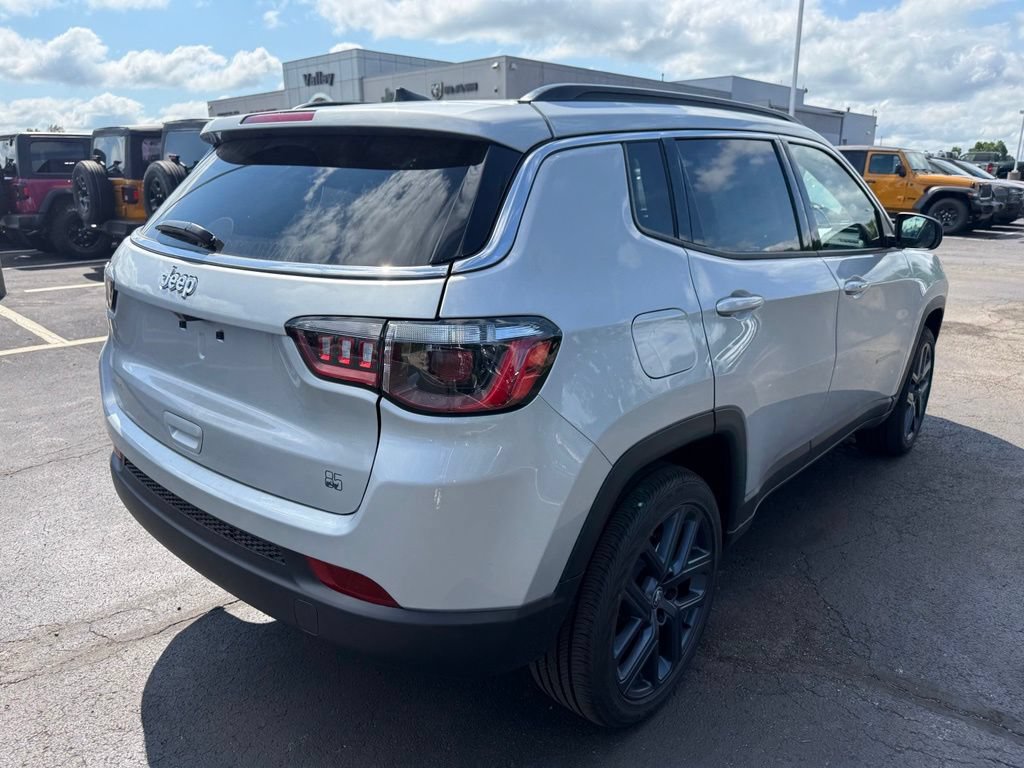 New 2026 Jeep Compass Latitude AWD/4WD image 3
