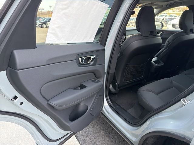 New 2026 Volvo XC60 B5 Plus w/ Climate Package AWD/4WD image 7