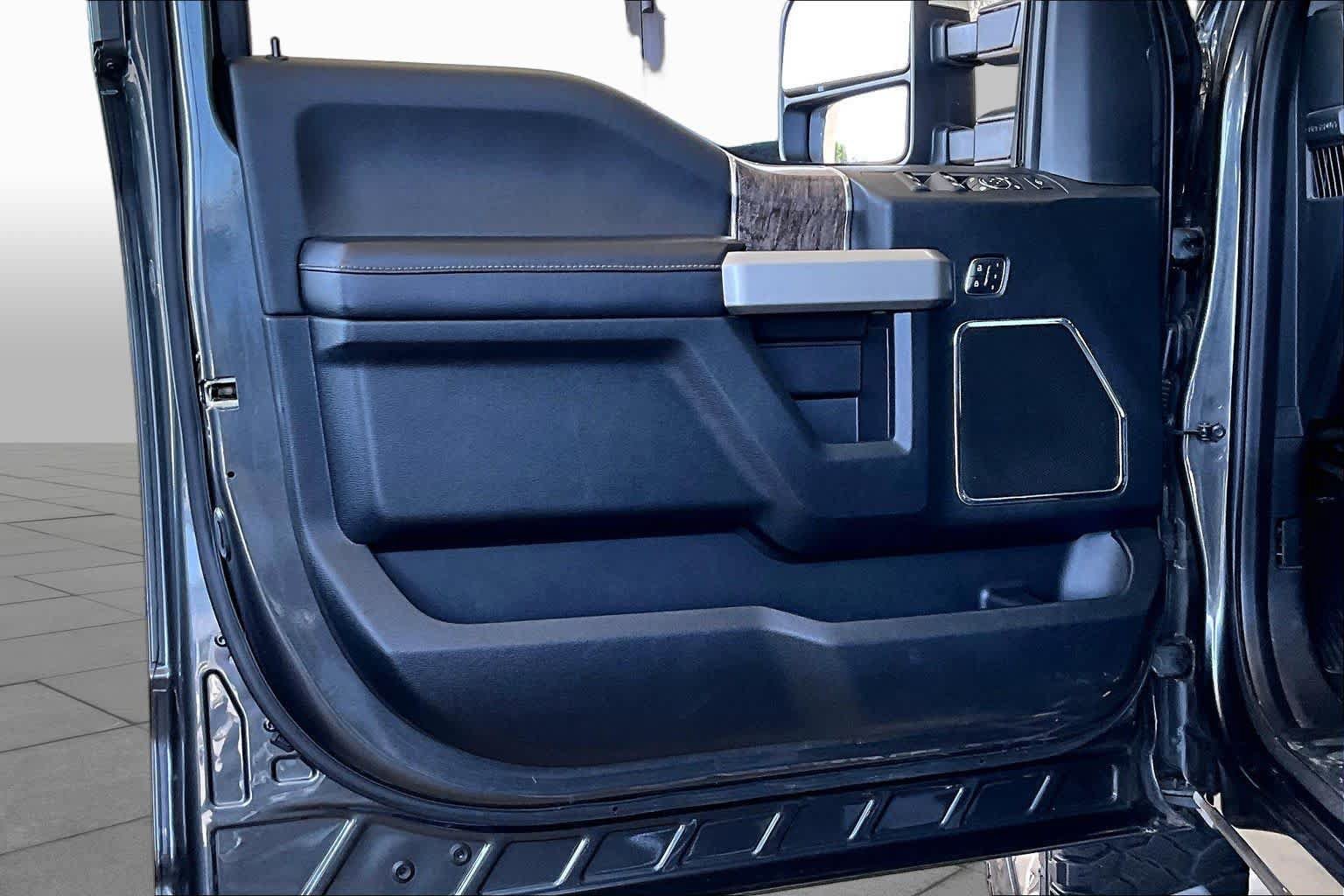 Used 2018 Ford F250 Lariat w/ Chrome Package AWD/4WD image 21