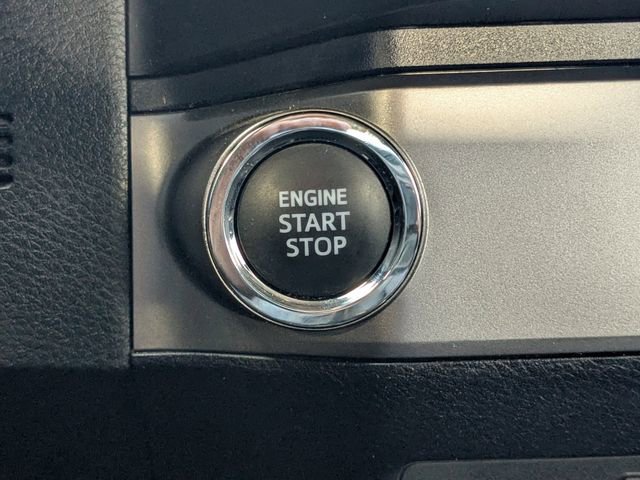 Used 2022 Toyota Tacoma Limited image 28