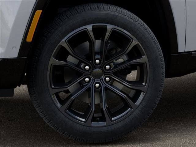 New 2026 Jeep Grand Wagoneer L Summit AWD/4WD image 8