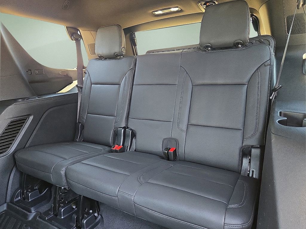 Used 2025 Chevrolet Tahoe Z71 w/ Comfort Package AWD/4WD image 17