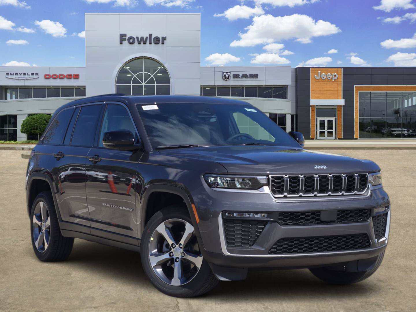 New 2026 Jeep Grand Cherokee Limited AWD/4WD image 1