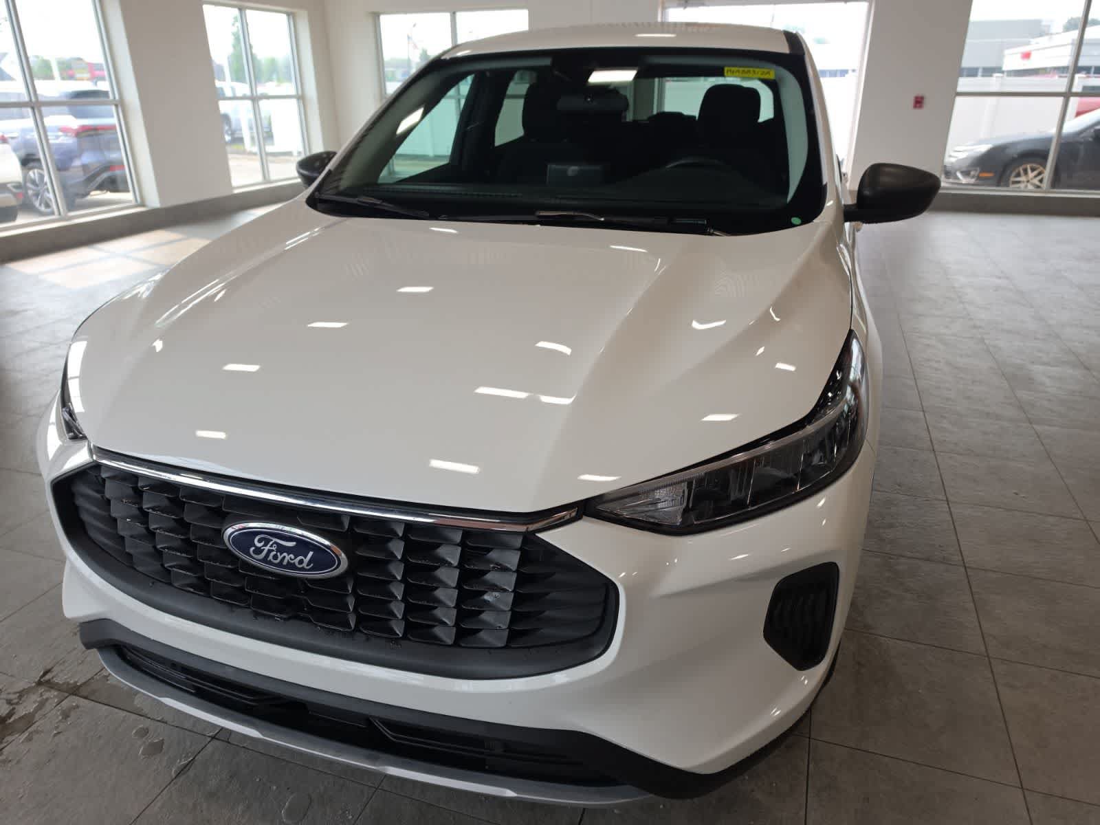 Used 2023 Ford Escape Active AWD/4WD image 3