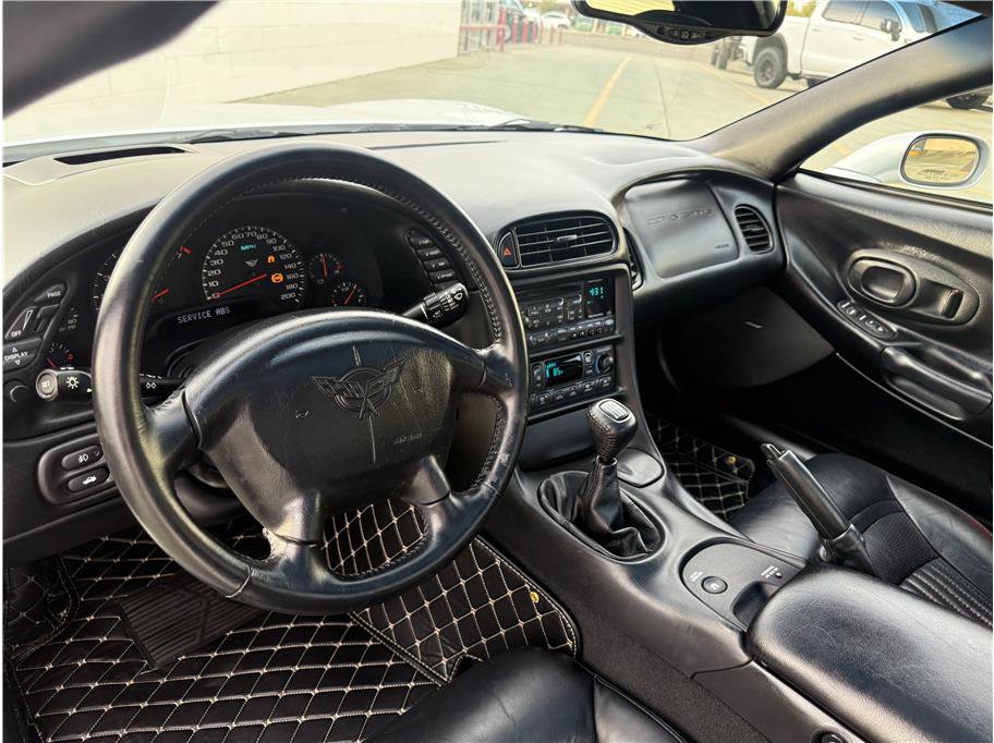 Used 2002 Chevrolet Corvette Coupe RWD image 13