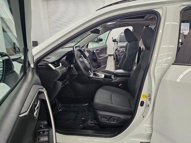 Used 2022 Toyota RAV4 XLE w/ Convenience Package FWD image 30
