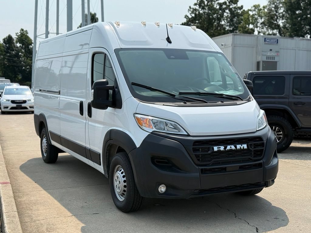 Used 2025 RAM ProMaster 2500 w/ Convenience Group FWD image 4