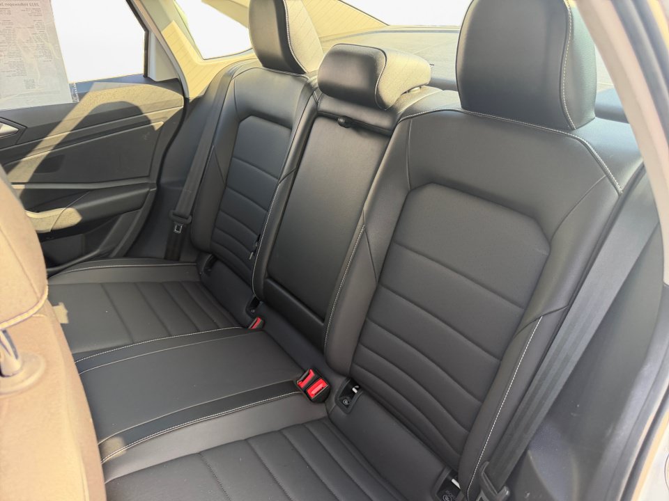 Certified 2022 Volkswagen Jetta SE FWD image 12
