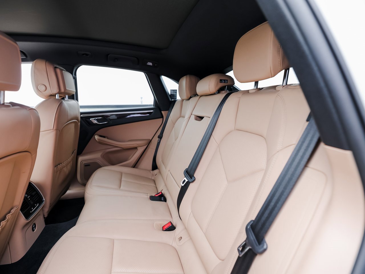 Certified 2023 Porsche Macan image 24