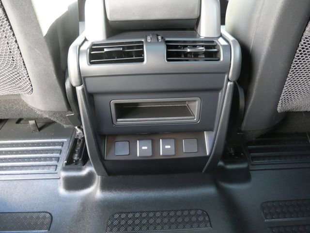 Used 2023 Land Rover Defender 110 S image 16