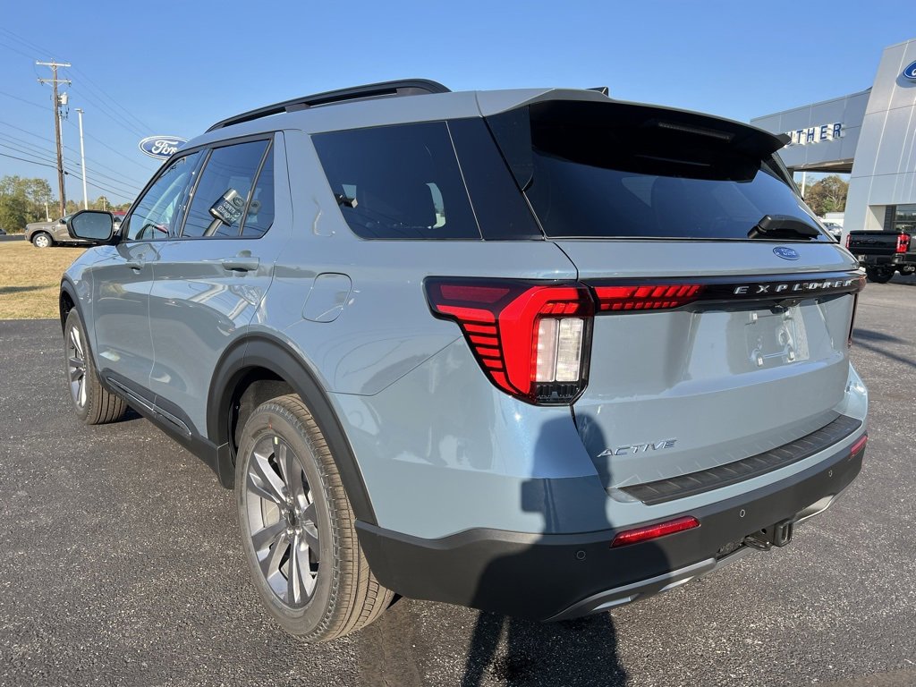 New 2025 Ford Explorer Active image 3