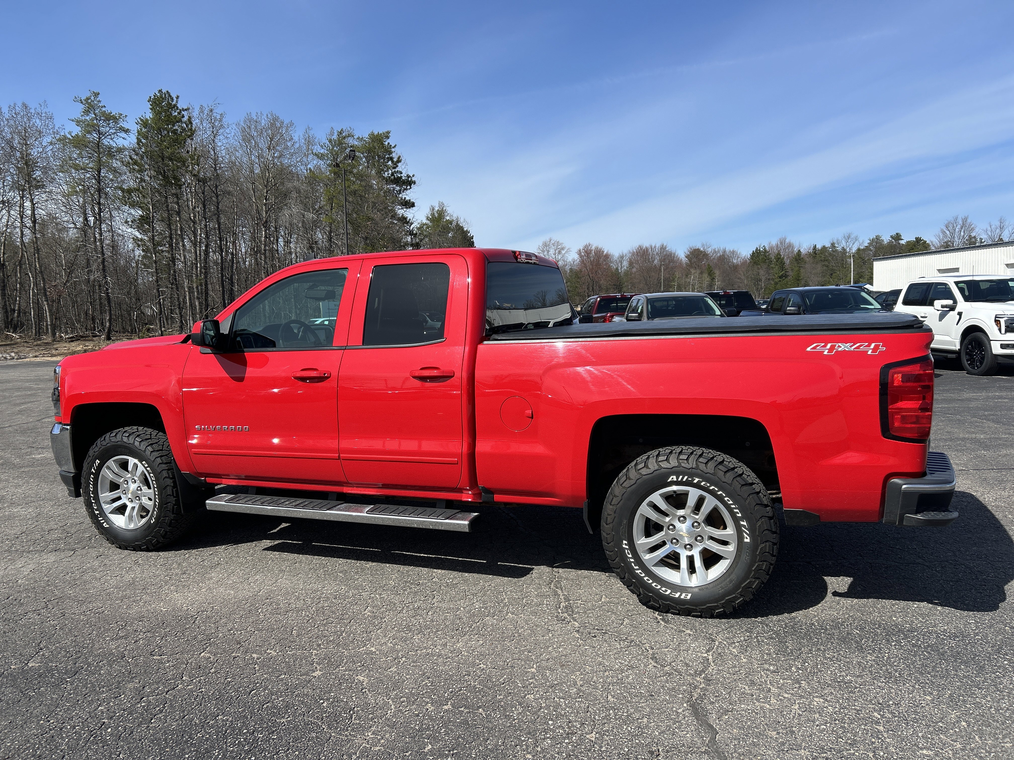 Used 2017 Chevrolet Silverado 1500 LT w/ All Star Edition AWD/4WD image 6
