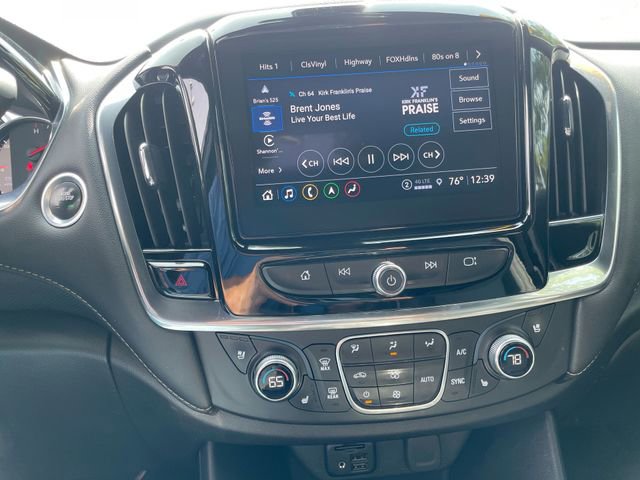Used 2022 Chevrolet Traverse Premier FWD image 21