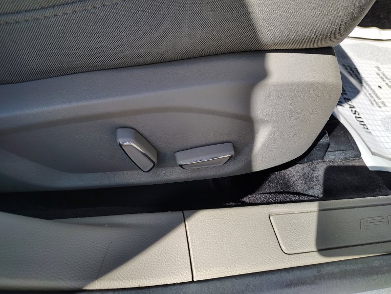 Used 2017 Ford Fusion SE FWD image 21