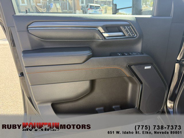 Used 2024 GMC Sierra 2500 AT4 w/ AT4 Premium Plus Package image 9