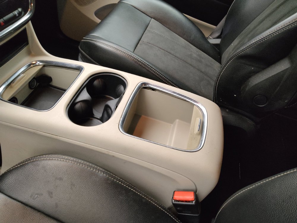 Used 2019 Dodge Grand Caravan SXT FWD image 26