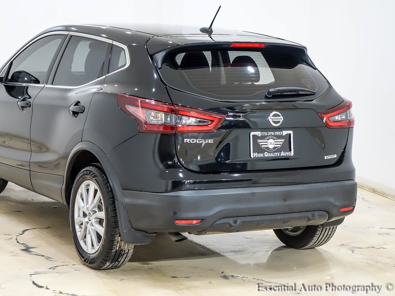 Used 2022 Nissan Rogue Sport S FWD image 9