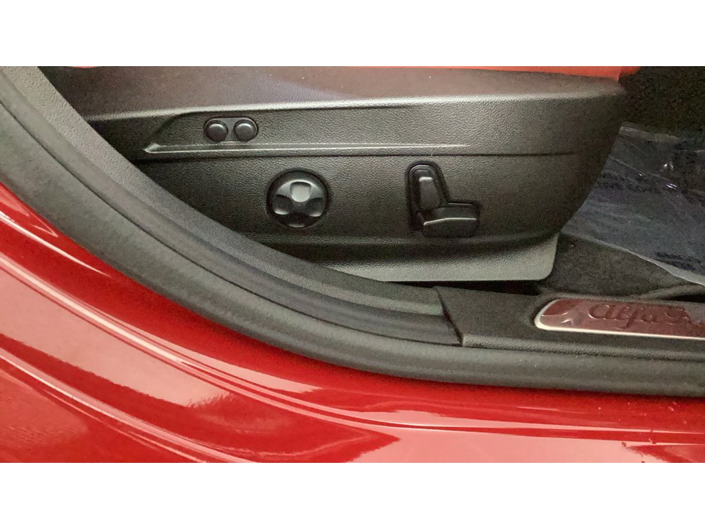 Used 2019 Alfa Romeo Giulia Ti Sport w/ Quick Order Package 22S Sport image 10