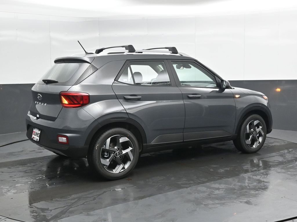 New 2026 Hyundai Venue SEL FWD image 2