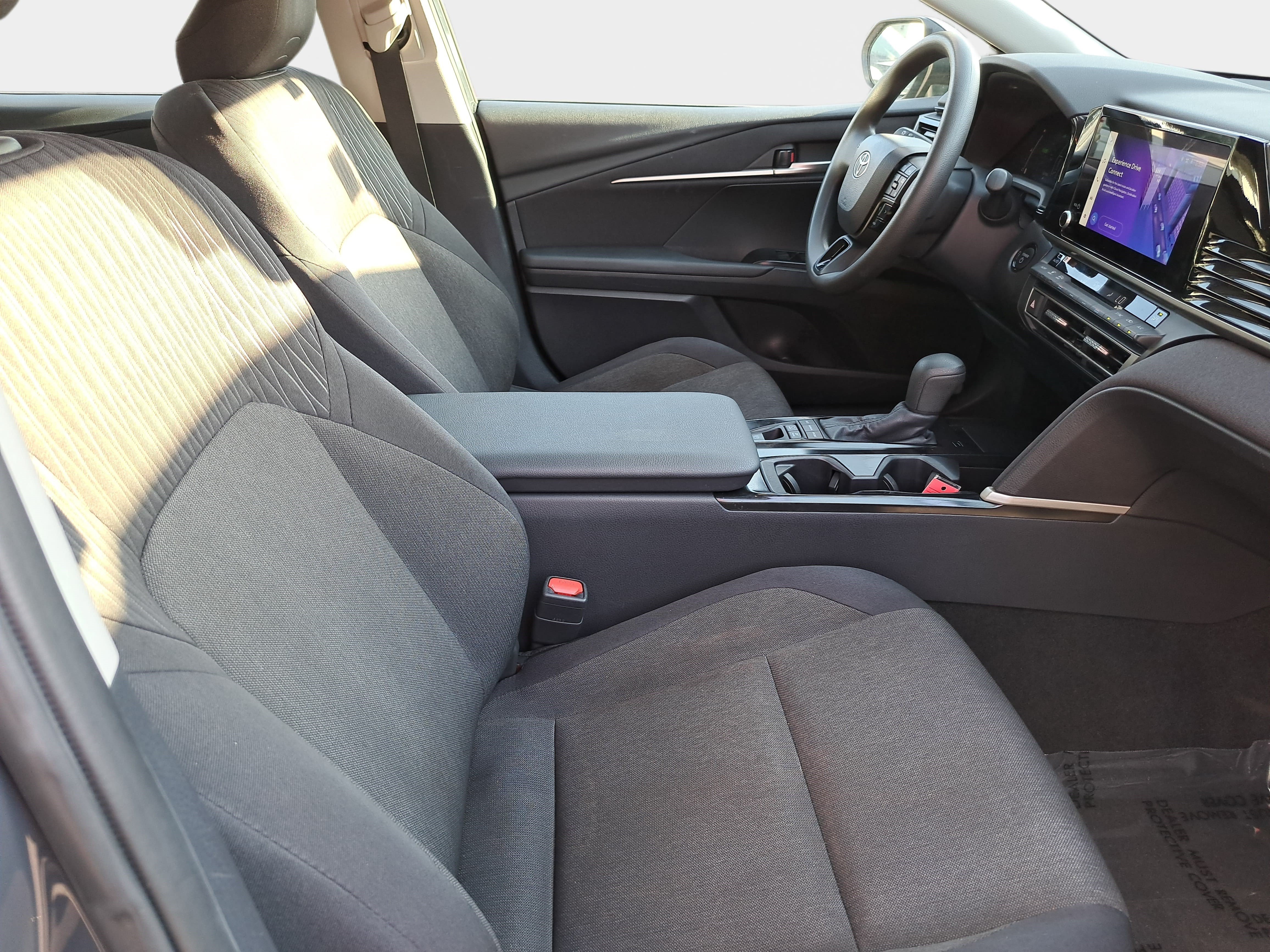 Used 2025 Toyota Camry LE FWD image 10
