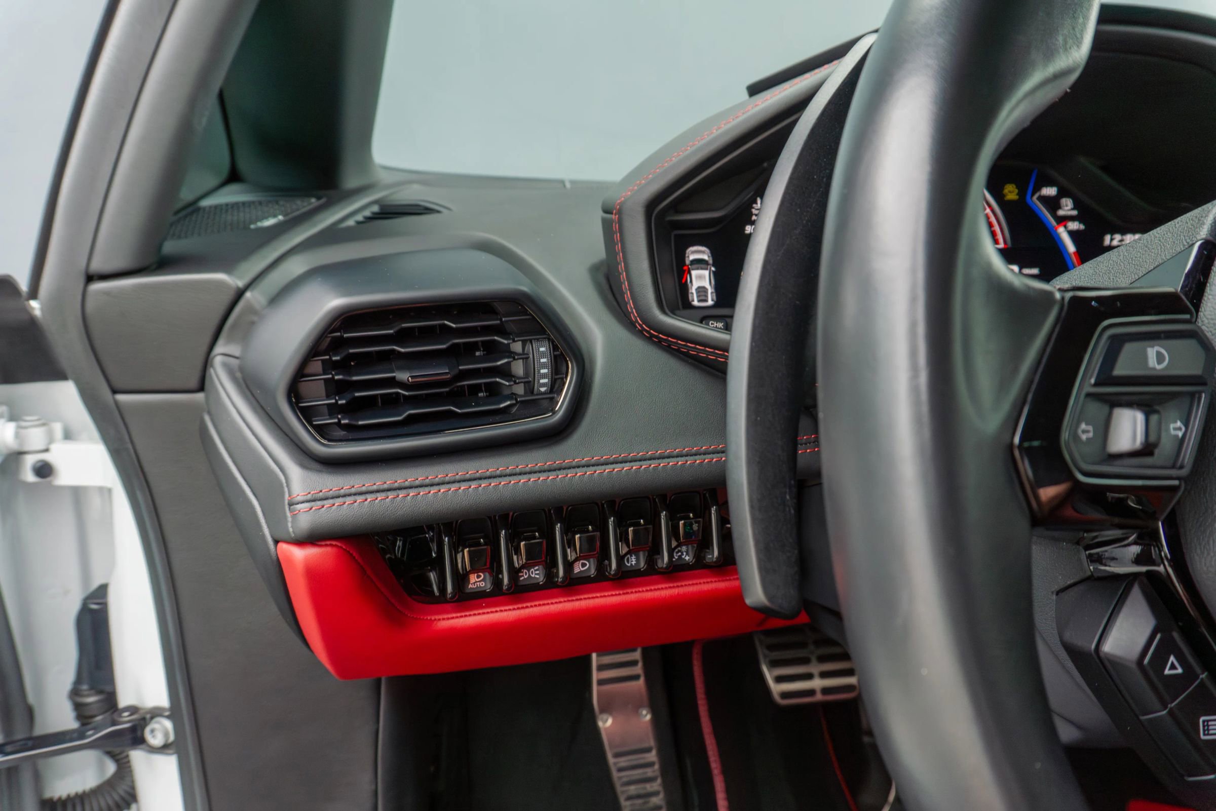 Used 2020 Lamborghini Huracan EVO image 53