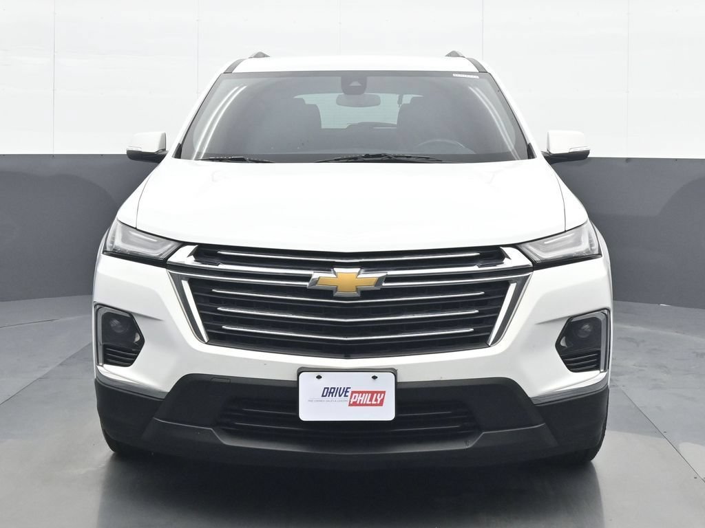 Used 2023 Chevrolet Traverse LT FWD image 1