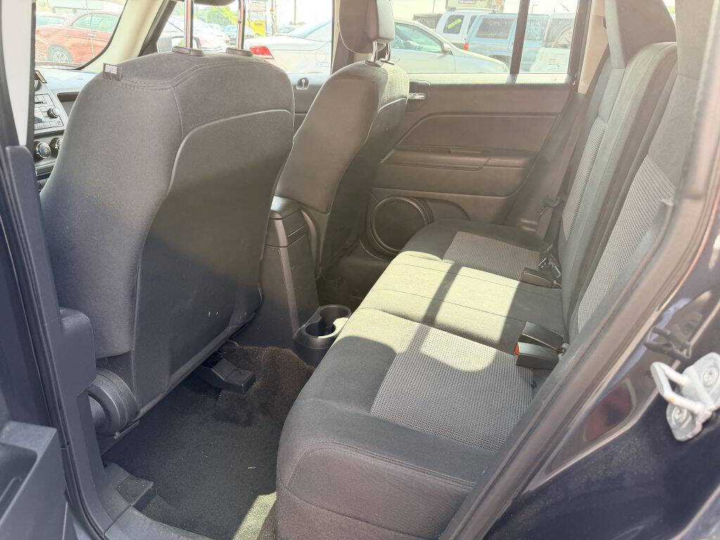Used 2014 Jeep Patriot Latitude FWD image 7