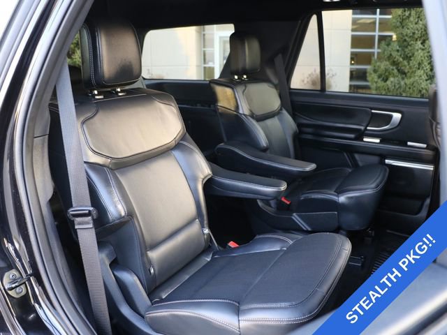 Used 2025 Ford Expedition Platinum w/ Stealth Appearance Package AWD/4WD image 13