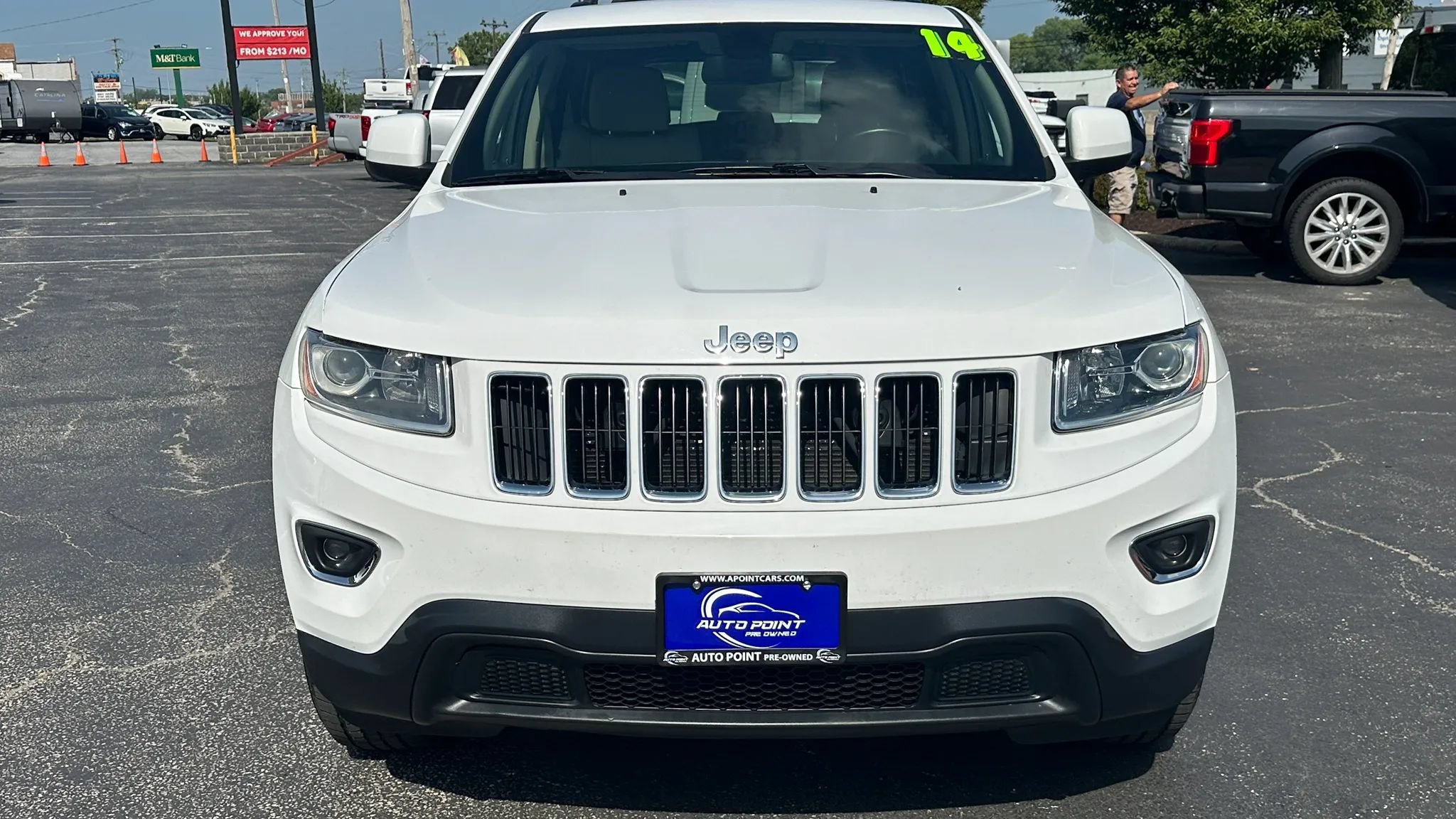 Used 2014 Jeep Grand Cherokee Laredo AWD/4WD image 2