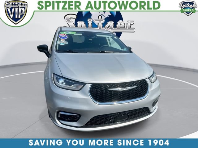 Used 2024 Chrysler Pacifica Touring-L