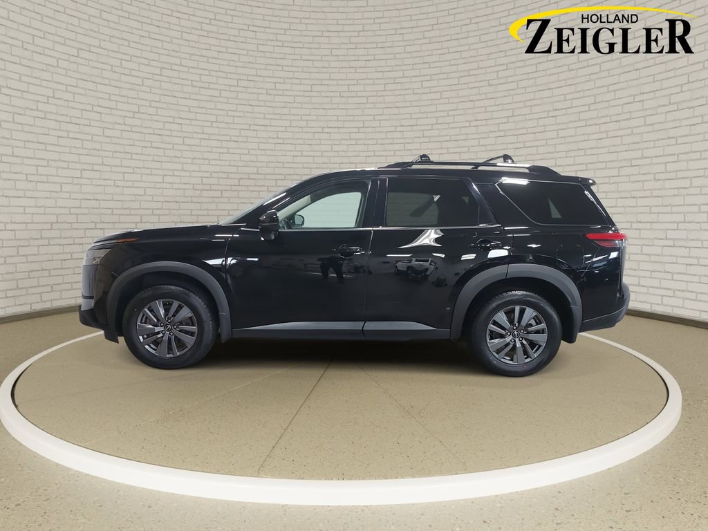 Used 2024 Nissan Pathfinder SV w/ Cargo Package image 8