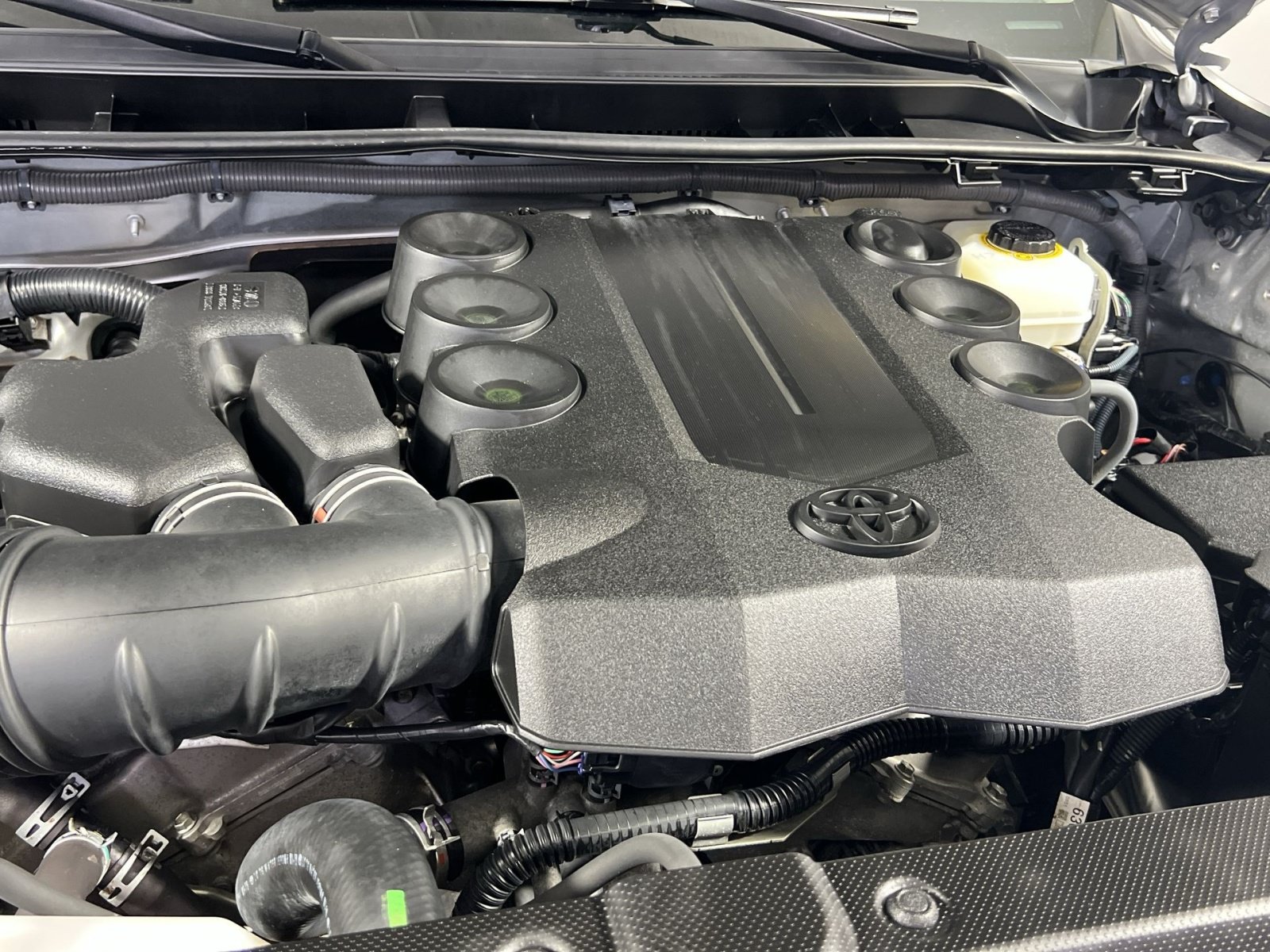 Used 2016 Toyota 4Runner Limited AWD/4WD image 26