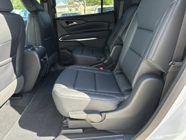 New 2027 Chevrolet Traverse LT FWD image 31