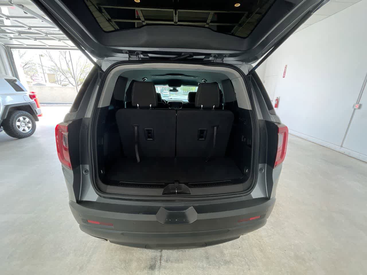 Used 2021 GMC Acadia SLE w/ Elevation Edition AWD/4WD image 24